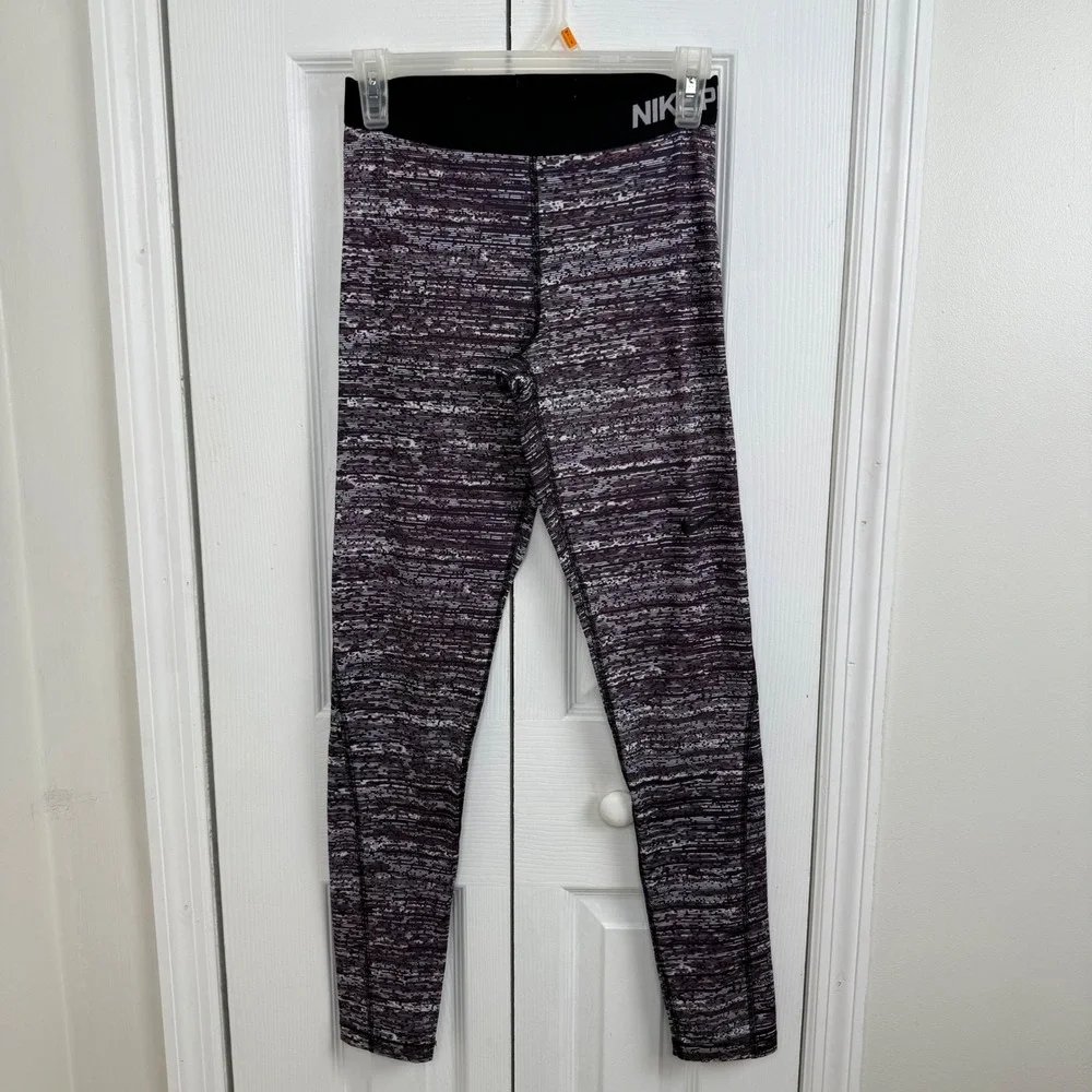 Nike Pro Dri Fit Womens Medium Leggings Purple Abstract Print Athletic Gym‎